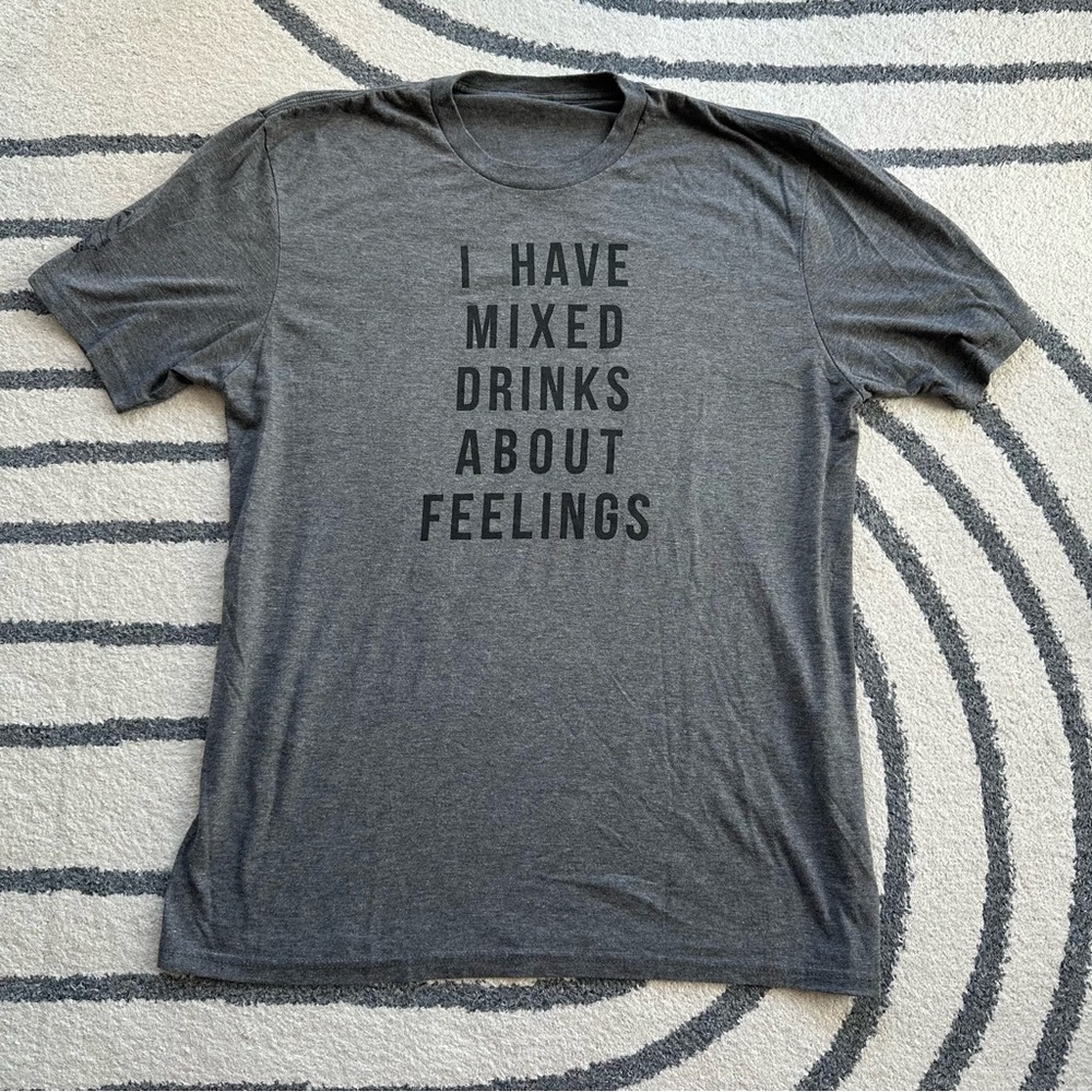 Willett Distillery Gray Graphic T-Shirt Medium